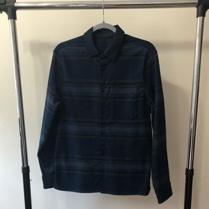 Lululemon Masons Peak Flannel. Small. Navy.